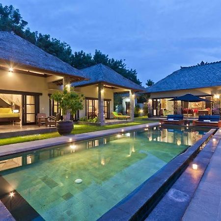 Villa Mahkota Seminyak Exteriör bild