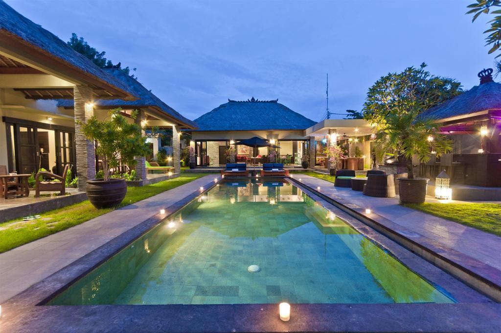 Villa Mahkota Seminyak Exteriör bild