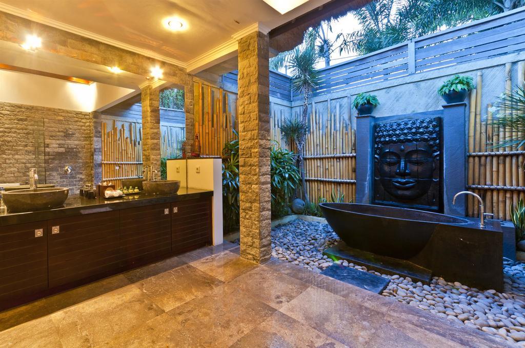 Villa Mahkota Seminyak Rum bild