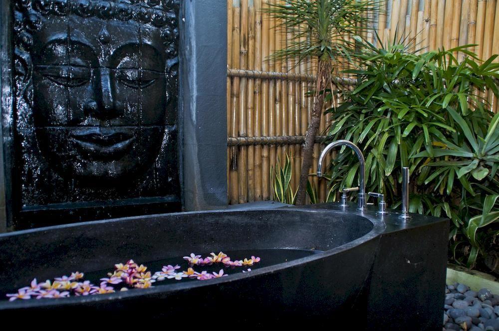 Villa Mahkota Seminyak Exteriör bild