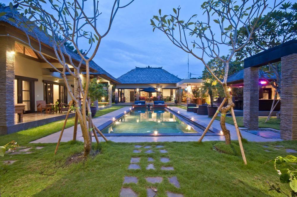 Villa Mahkota Seminyak Exteriör bild
