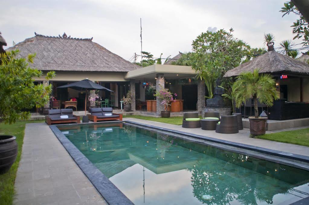Villa Mahkota Seminyak Exteriör bild
