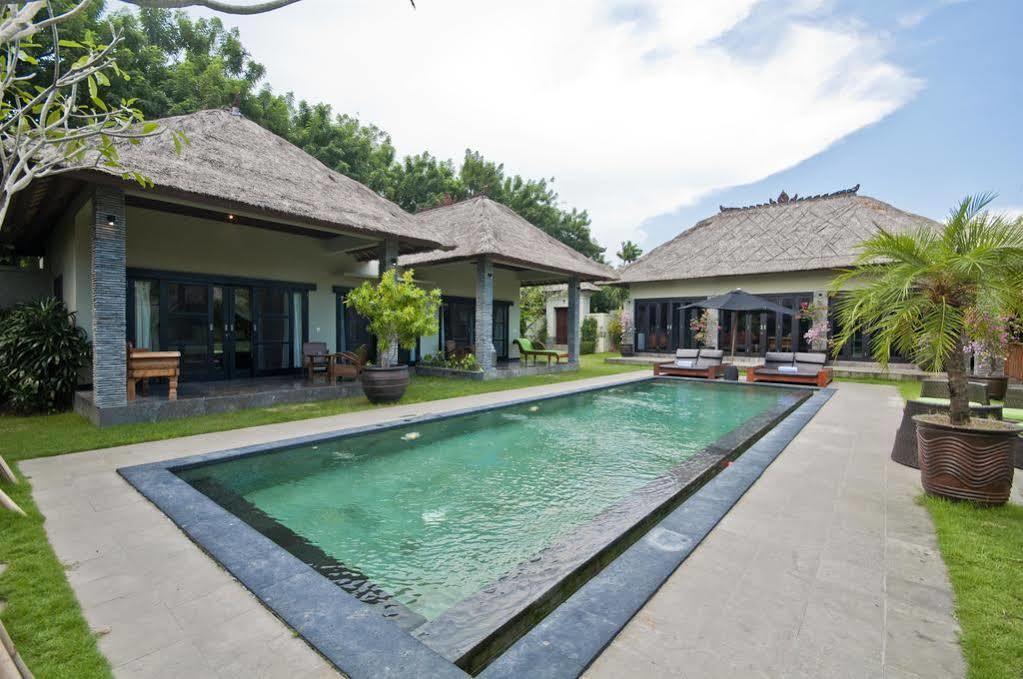 Villa Mahkota Seminyak Exteriör bild