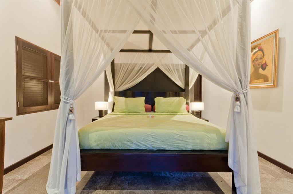 Villa Mahkota Seminyak Exteriör bild
