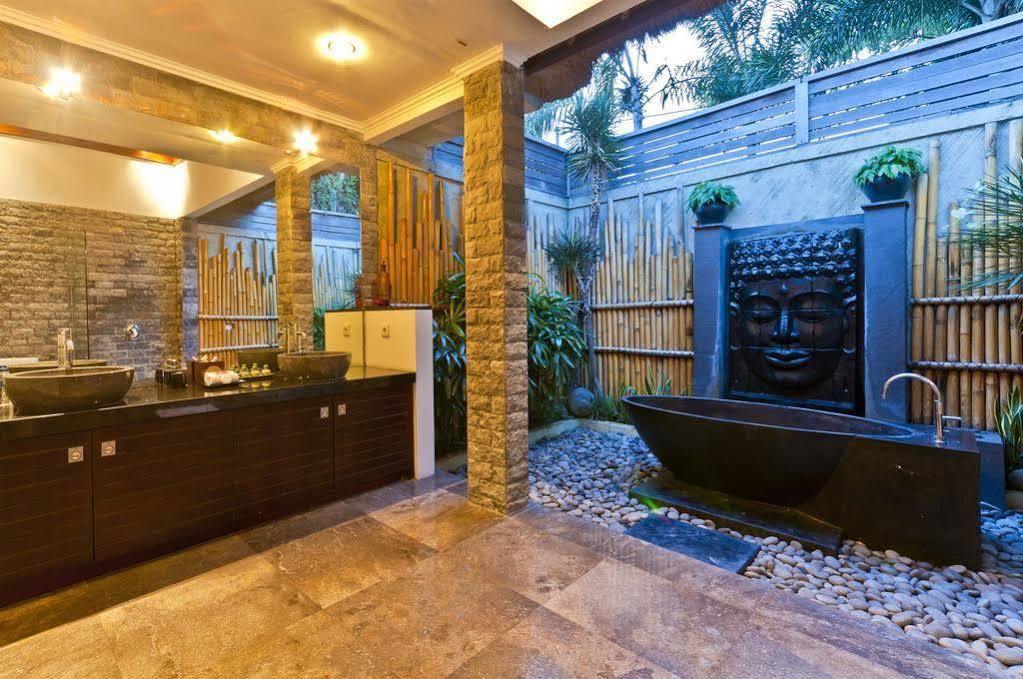 Villa Mahkota Seminyak Exteriör bild